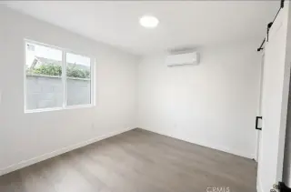 2 Noble Ave, Van Nuys, CA