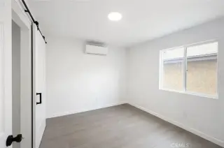 2 Noble Ave, Van Nuys, CA