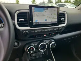 Hyundai VENUE 2023 Limited 4dr Crossover
