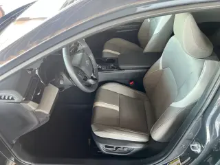 Toyota Camry 2025 SE 4dr Sedan