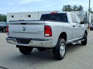 Ram 2500 2017 4x4 Tradesman 4dr Crew Cab 6.3 ft. SB Pickup