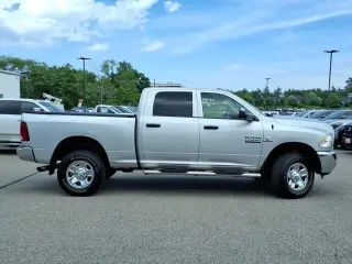 Ram 2500 2017 4x4 Tradesman 4dr Crew Cab 6.3 ft. SB Pickup