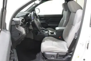Toyota Tacoma 2024 4x4 SR5 4dr Double Cab 5.0 ft SB
