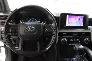 Toyota Tacoma 2024 4x4 SR5 4dr Double Cab 5.0 ft SB