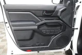 Toyota Tacoma 2024 4x4 SR5 4dr Double Cab 5.0 ft SB