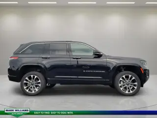 Jeep Grand Cherokee 2022 4x4 Overland 4dr SUV (midyear release)