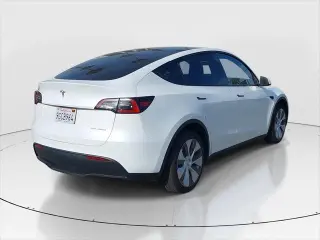Tesla Model Y 2023 AWD Long Range 4dr Crossover