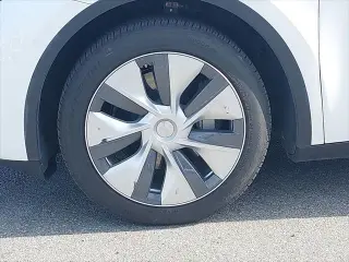 Tesla Model Y 2023 AWD Long Range 4dr Crossover