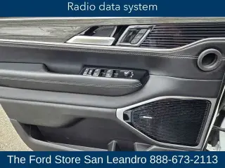 Jeep Wagoneer 2022 4x4 Series III Carbide 4dr SUV