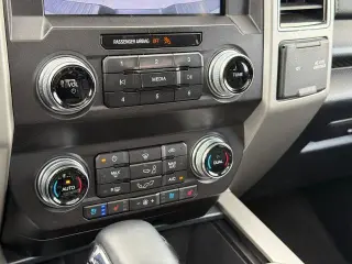 Ford F-150 2019 4x4 XL 4dr SuperCrew 5.5 ft. SB