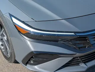 Hyundai ELANTRA Hybrid 2026 Limited 4dr Sedan