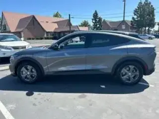 Ford Mustang Mach-E 2023 Select 4dr SUV