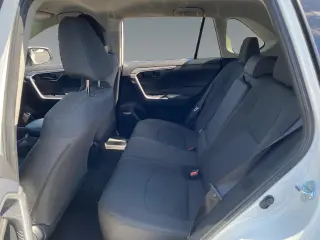 Toyota RAV4 2025 LE 4dr SUV