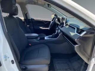 Toyota RAV4 2025 LE 4dr SUV