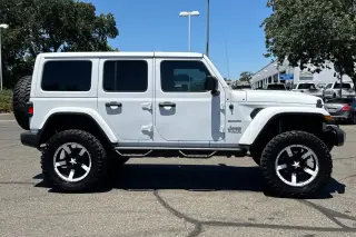 Jeep Wrangler Unlimited 2018 4x4 Moab 4dr SUV (midyear release)