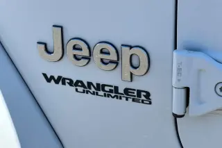 Jeep Wrangler Unlimited 2018 4x4 Moab 4dr SUV (midyear release)
