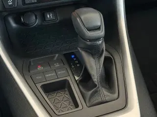 Toyota RAV4 2019 XLE 4dr SUV