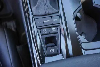 Toyota Camry 2025 SE 4dr Sedan