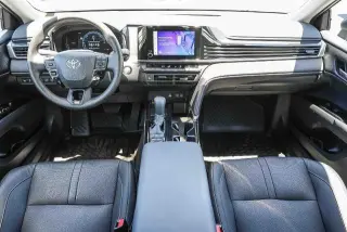 Toyota Camry 2025 SE 4dr Sedan