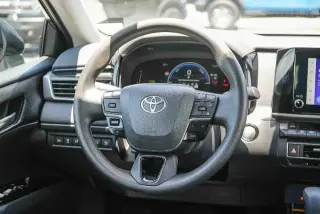 Toyota Camry 2025 SE 4dr Sedan