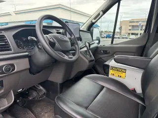 Ford Transit 2023 250 3dr SWB Medium Roof Cargo Van
