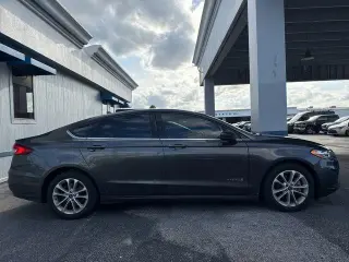 Ford Fusion Hybrid 2019 SE 4dr Sedan