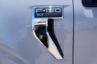 Ford F-150 2023 4x2 XL 4dr SuperCrew 5.5 ft. SB