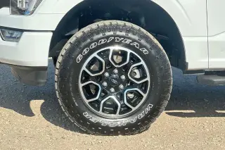 Ford F-150 2023 4x4 XL 4dr SuperCrew 5.5 ft. SB