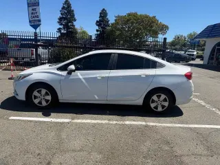 Chevrolet Cruze 2017 LS Manual 4dr Sedan
