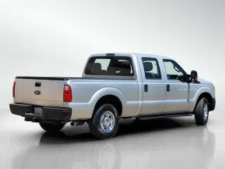 Ford F-250 Super Duty 2011 4x2 XL 4dr Crew Cab 6.8 ft. SB Pickup