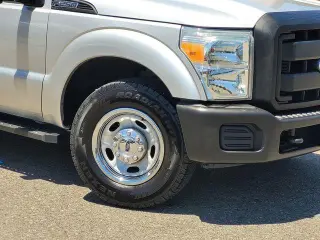 Ford F-250 Super Duty 2011 4x2 XL 4dr Crew Cab 6.8 ft. SB Pickup