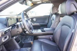 Genesis GV60 2023 AWD Advanced 4dr SUV