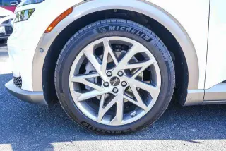 Genesis GV60 2023 AWD Advanced 4dr SUV