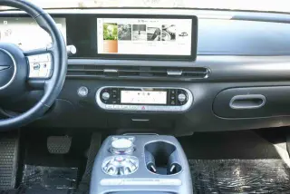 Genesis GV60 2023 AWD Advanced 4dr SUV