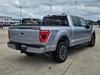 Ford F-150 2023 4x4 XL 4dr SuperCrew 5.5 ft. SB
