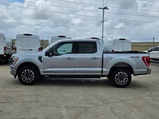 Ford F-150 2023 4x4 XL 4dr SuperCrew 5.5 ft. SB
