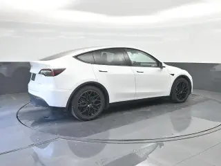 Tesla Model Y 2022 AWD Long Range 4dr Crossover