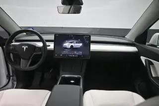 Tesla Model Y 2022 AWD Long Range 4dr Crossover