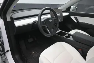 Tesla Model Y 2022 AWD Long Range 4dr Crossover