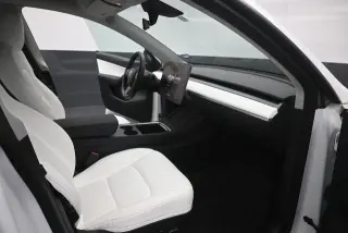 Tesla Model Y 2022 AWD Long Range 4dr Crossover