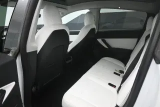 Tesla Model Y 2022 AWD Long Range 4dr Crossover