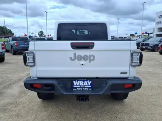 Jeep Gladiator 2021 4x4 Overland 4dr Crew Cab 5.0 ft. SB