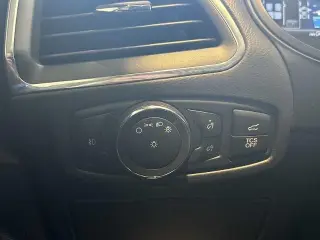 Ford Edge 2022 AWD Titanium 4dr Crossover