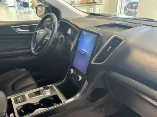 Ford Edge 2022 AWD Titanium 4dr Crossover