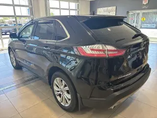 Ford Edge 2022 AWD Titanium 4dr Crossover