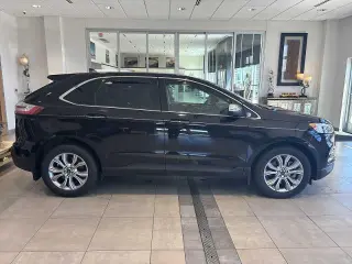 Ford Edge 2022 AWD Titanium 4dr Crossover