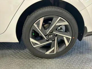 Hyundai ELANTRA Hybrid 2025 SEL Sport 4dr Sedan