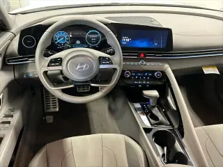 Hyundai ELANTRA Hybrid 2025 SEL Sport 4dr Sedan