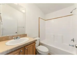 Propiedad en alquiler con 2 habitaciones y 2 baños en Salem