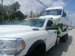 GRÚAS ANGEL SANTOYO